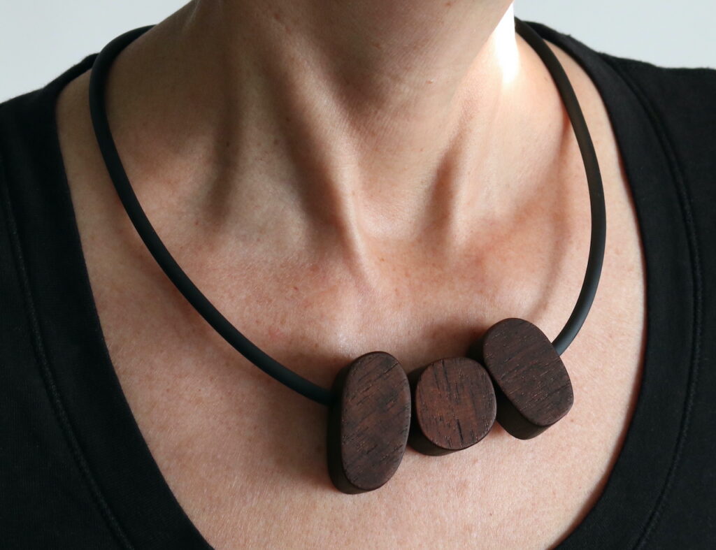 peruvian walnut 3 pebble necklace